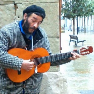músico-callejero-donostia-laboa-NARRIKA. jpg