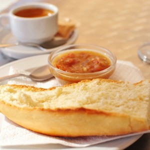 pan-con-tomate-aceite-desayuno