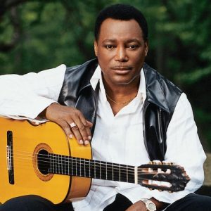 George-Benson-with-Guitar1